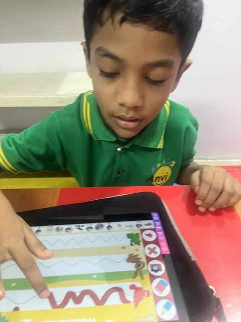 Tracing patterns on a tablet