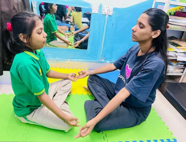 Yoga and breathing with a therapist